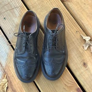 Dr. Marten’s 3989 SMOOTH LEATHER BROGUE OXFORDS 📕